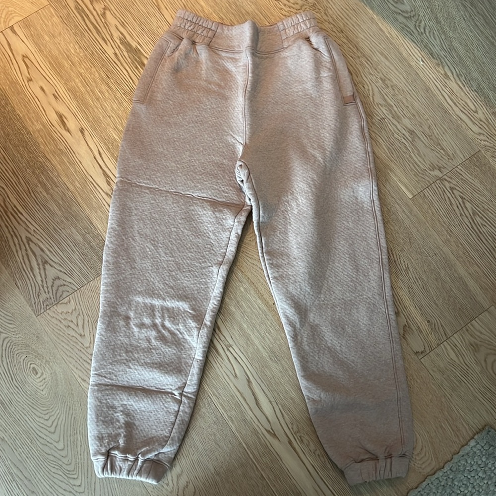 Lunya restore double faced jogger size small - new!